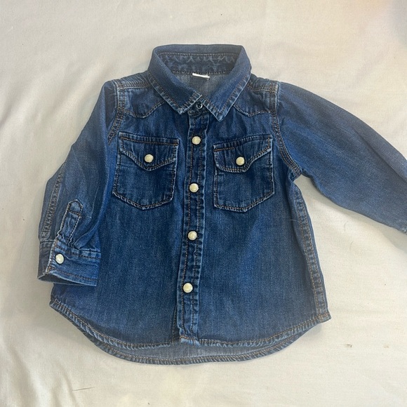 Baby  GAP - long sleeve denim shirt. - Picture 1 of 4